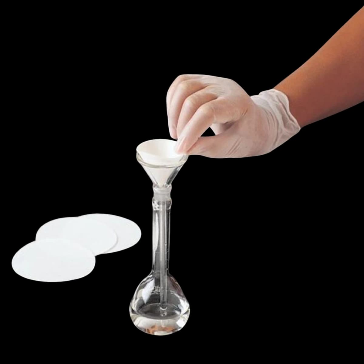 Fisher Scientific Qualitative Filter Paper, White, 9 cm Diameter, 100/Package - Filter Paper Round - Image 1
