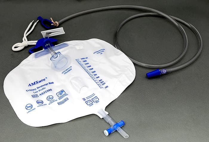 Amsino International Urinary Drainage Bag, 2000mL, Disposable, Anti-Reflux Chamber - Bag Drainage Urinary ST LF - Image 1
