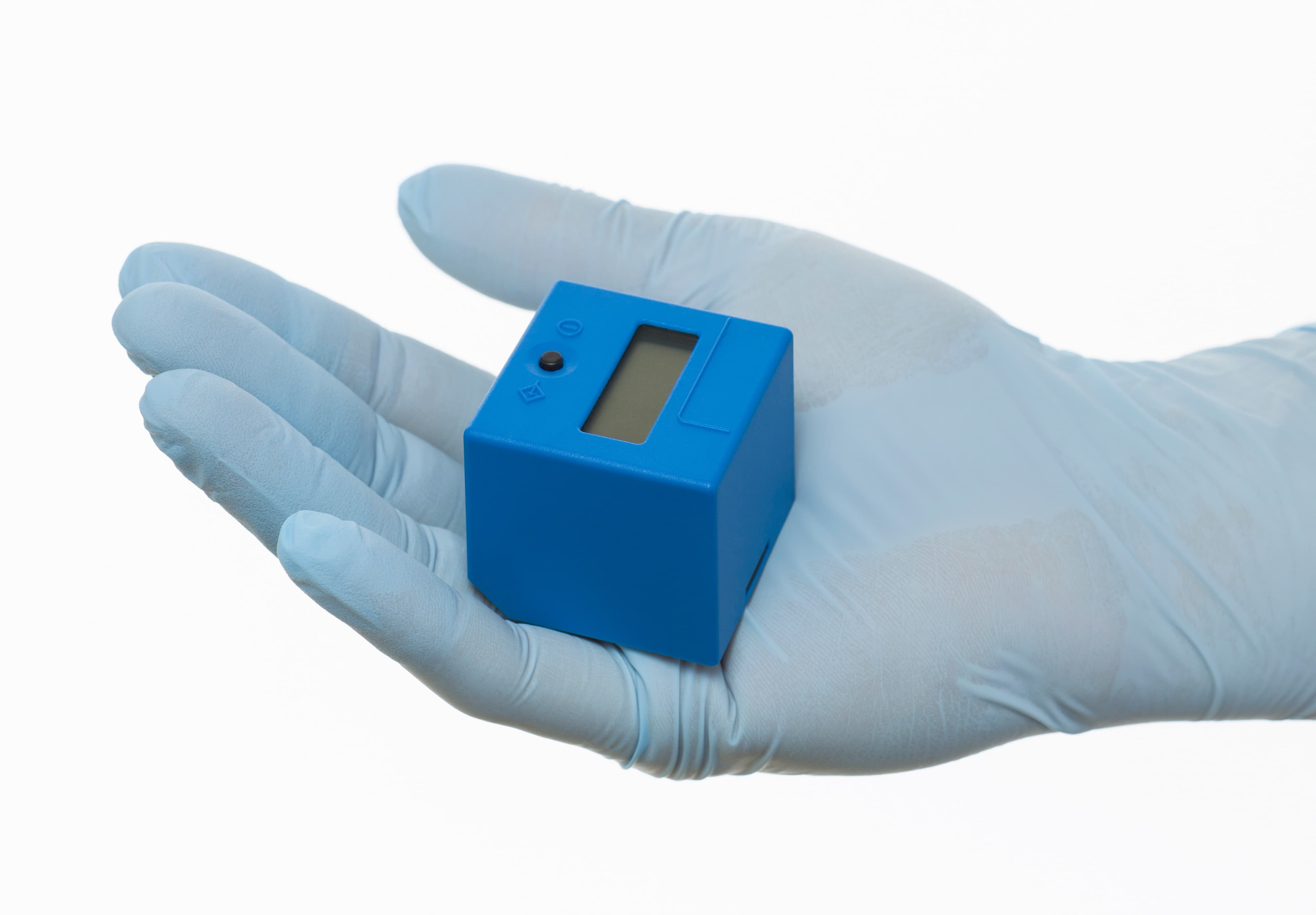 Chembio DPP Micro Reader for HIV-Syphilis Assay, CLIA Waived, with Batteries, Holder, USB Adapter, and Manual thumbnail 2