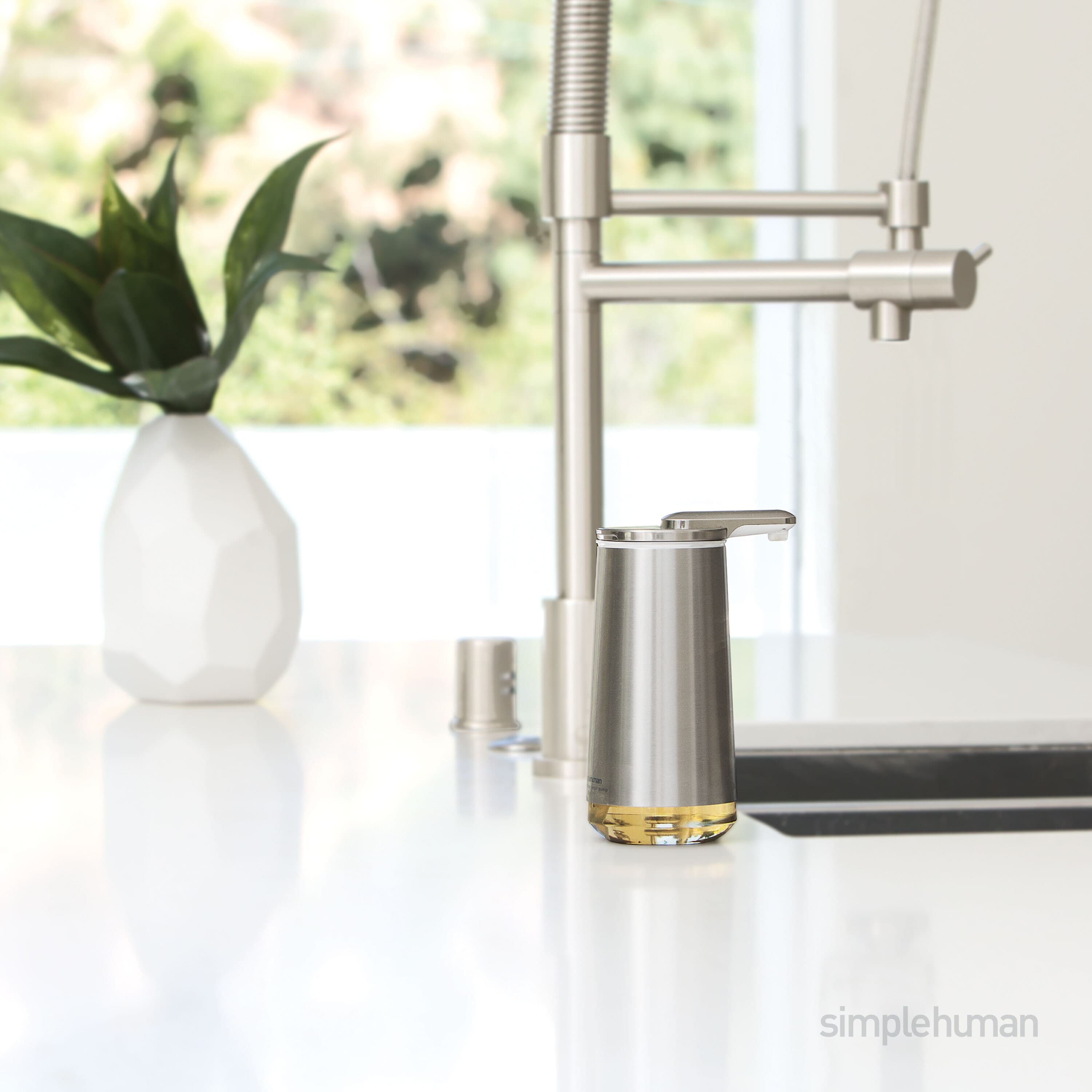 Simplehuman Foam Sensor Pump Dispenser, Brushed Stainless Steel, 10 oz, Each thumbnail 4
