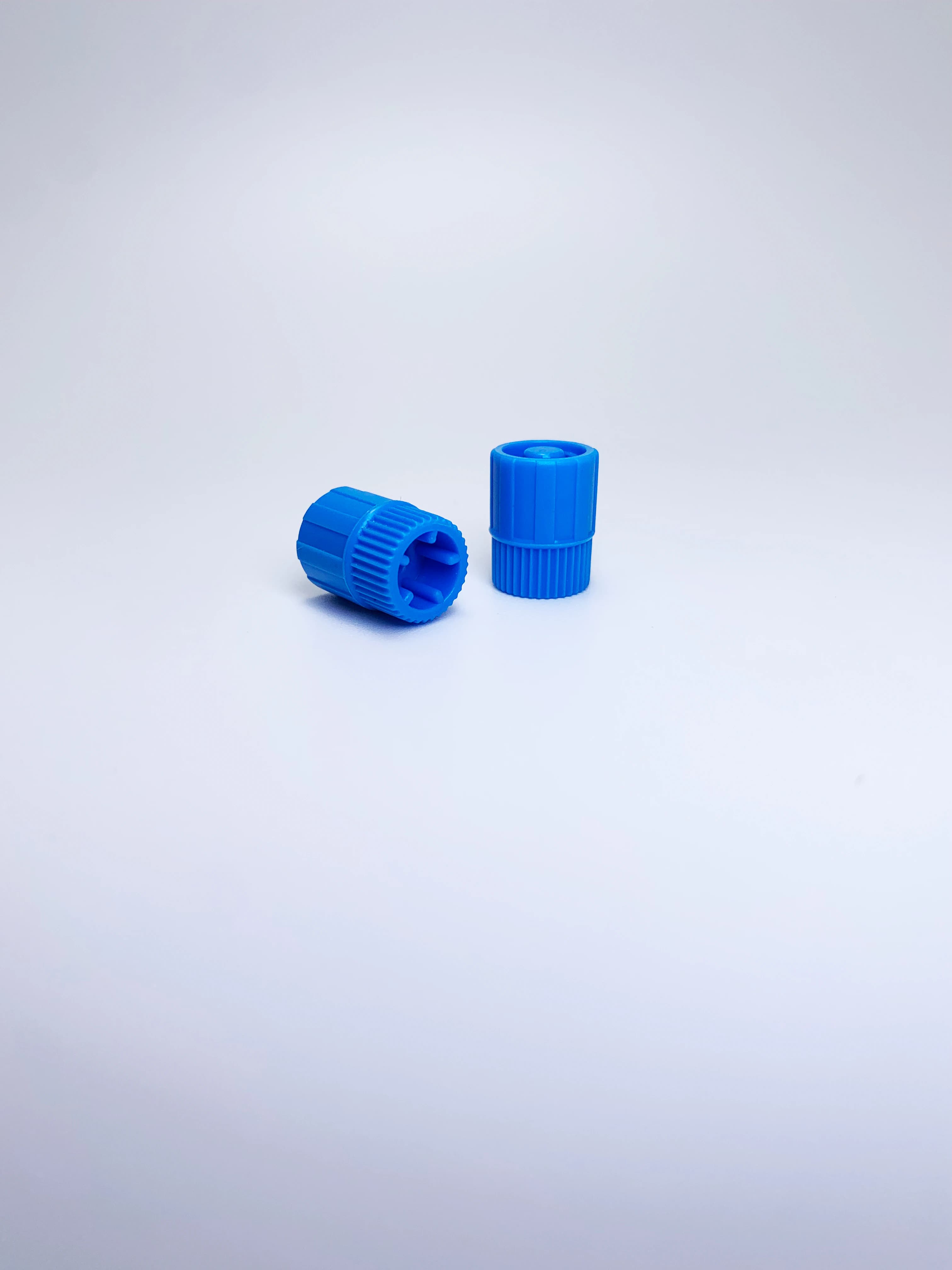 Cap Luer Lock, Sterile, Blue, 100/Bag - Cap Luer Lock - Image 1