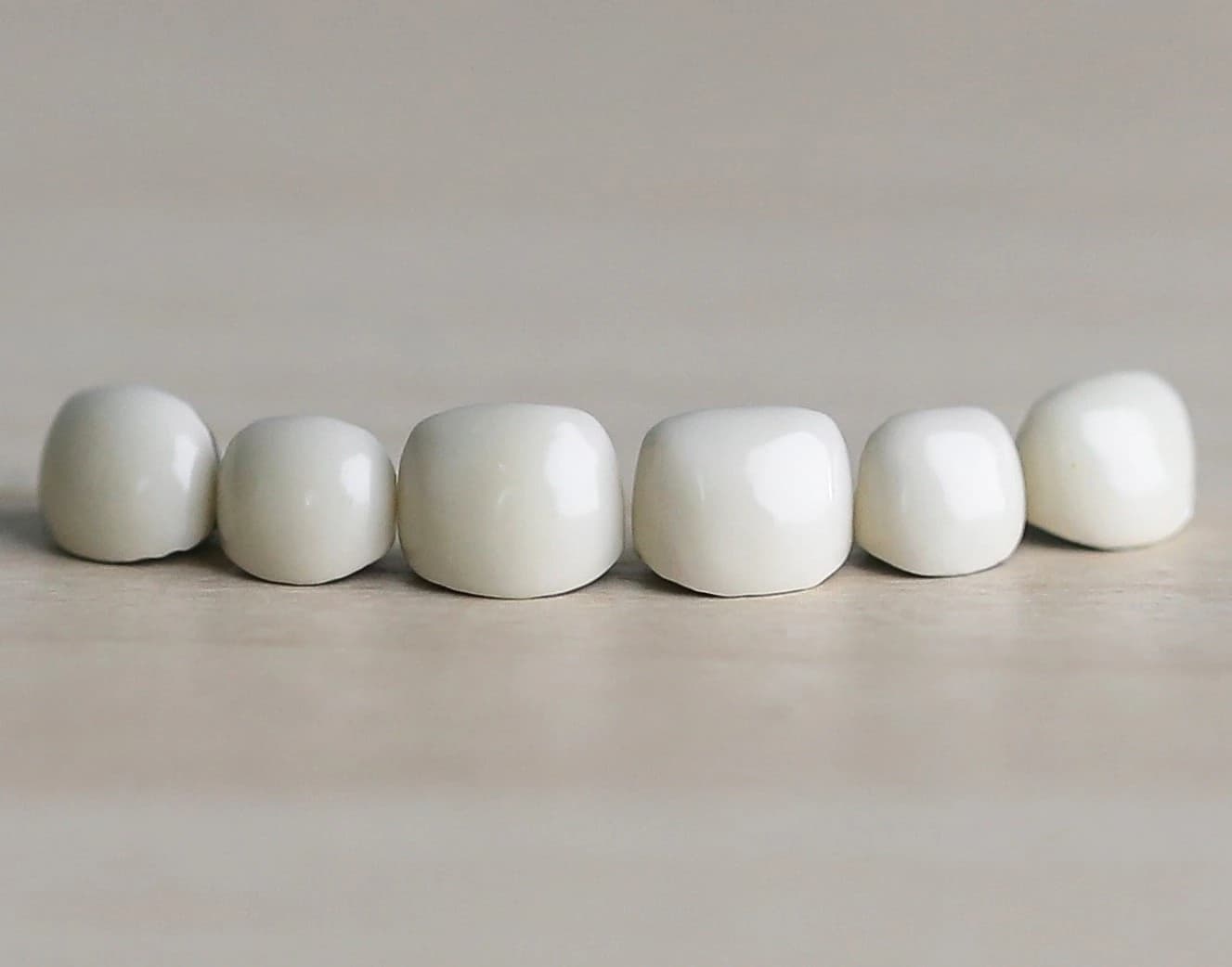 Acero ES Esthetic Anterior Crown, Primary Upper Left Lateral (UL3), Size 3, White, 1/Pack - ES White Anterior Crown UL3 Lateral - Image 1