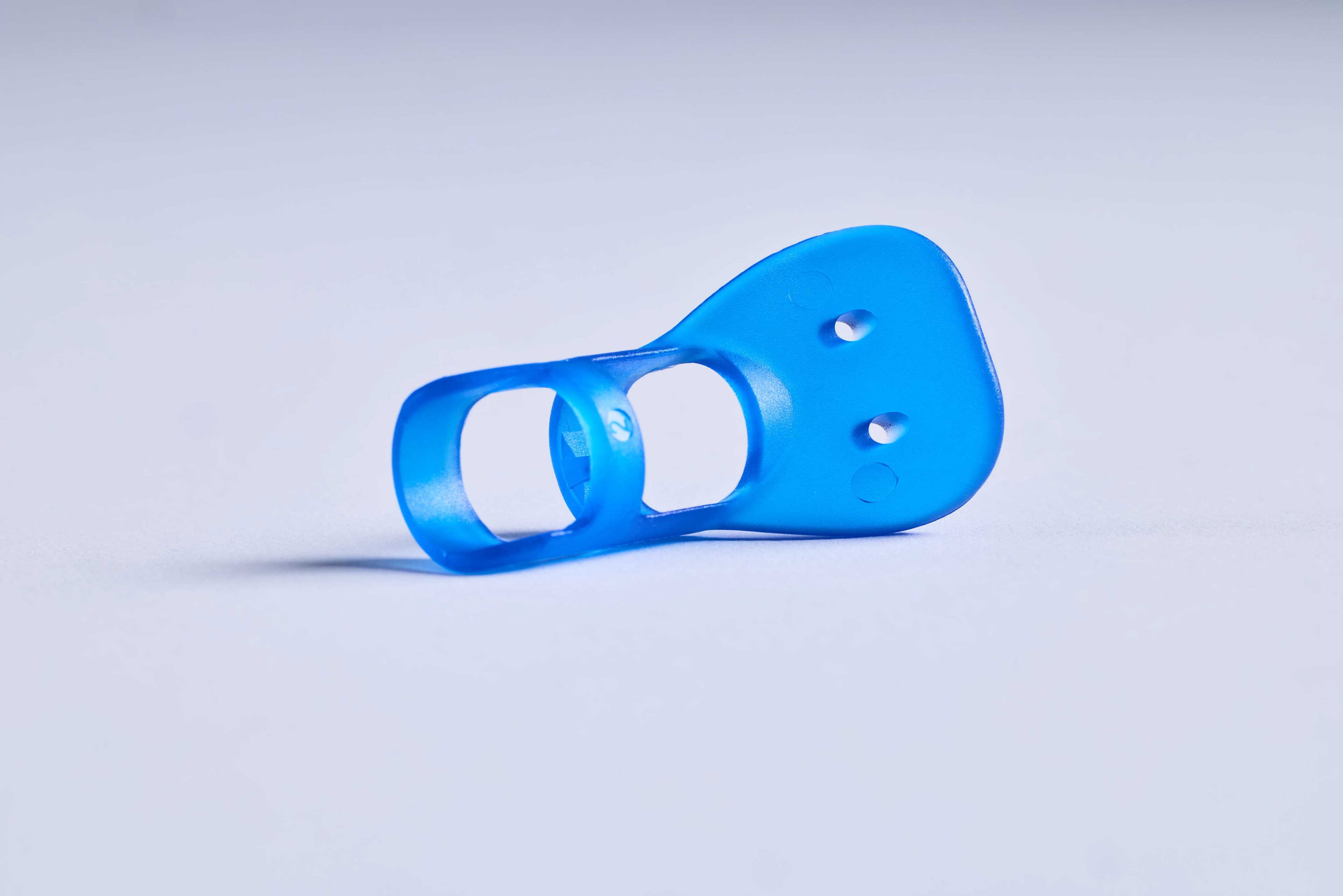Ivory LinguaGuard Tongue Retractor for HVE Tips, Disposable, Blue, 100/Pack, RLF10088 - Ivory&reg; LinguaGuard - Blue - Image 1