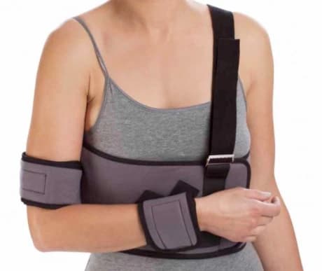 DJO Deluxe Shoulder Immobilizer, White, Fiber Laminate, One Size (Fits Up to 52") - Immobilizer Deluxe White Shldr - Image 1