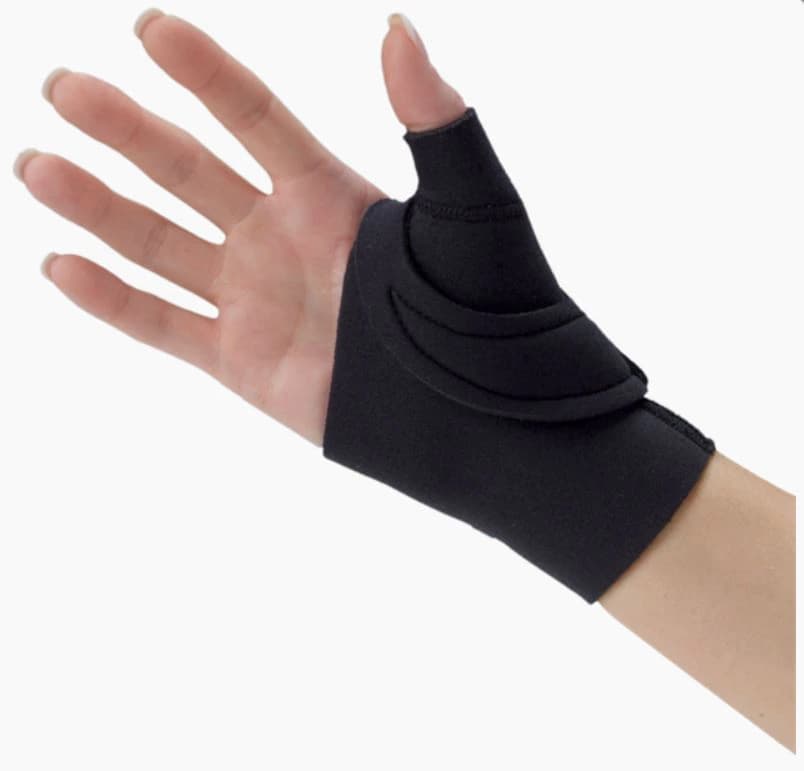 DeRoyal Comfort Cool Wrap Splint Thumb, Adult, Neoprene, Size Medium (7-8"), Right, Black - Splint Thumb Right Black - Image 1