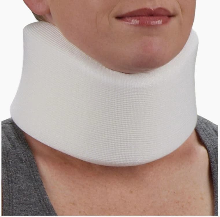 DeRoyal Cervical Collar, Universal, Foam, Large, 5 x 21.5 inches - Cervical Collar Universal - Image 1