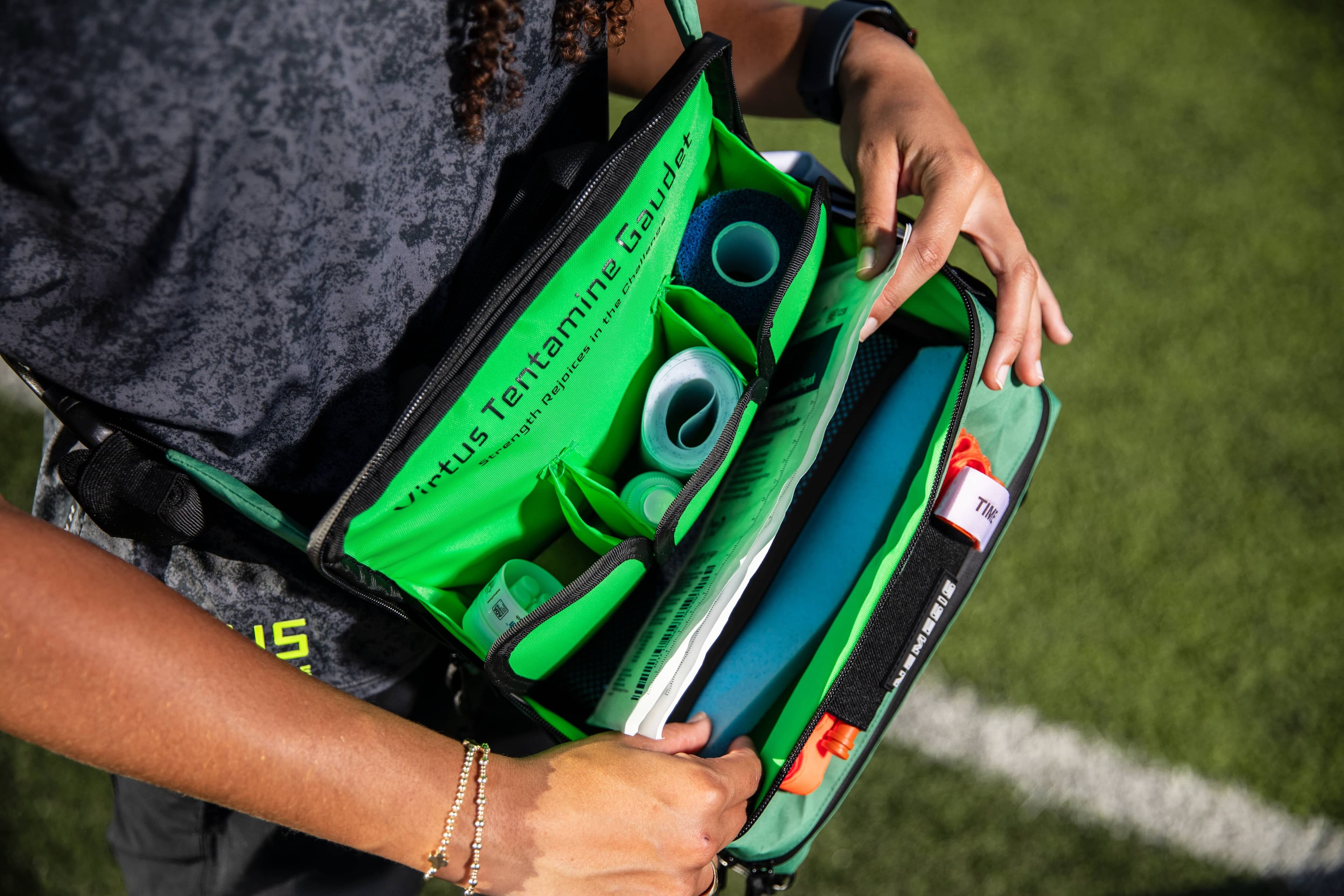 Nemesis Athletic Trainers Bag, Flamingo thumbnail 4