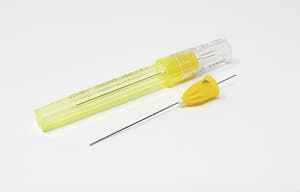 Advance Plastic Hub Dental Needles, 27 Gauge, Long (1-3/8 in.), Yellow, 100/Box - ADVANCE PLASTIC HUB NEEDLES 27ga LONG YELLOW - Image 1