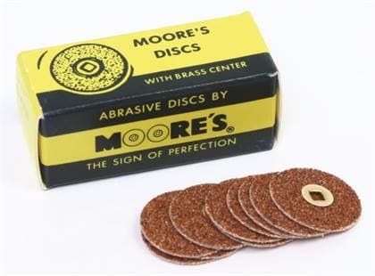 Moore E C 7/8" Garnet Coarse Brass Center Discs, 50/Pkg - -7/8"GARNET COARSE BRASS CENTER DISCS 50/PKG - Image 1