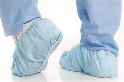 Halyard Universal Shoe Covers, 300 per Case - -UNIVERSAL SHOE COVERS (300) - Image 1