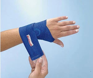 Fabrifoam CarpalGard Wrap Wrist, Adult Size Medium/Large, Right, Blue