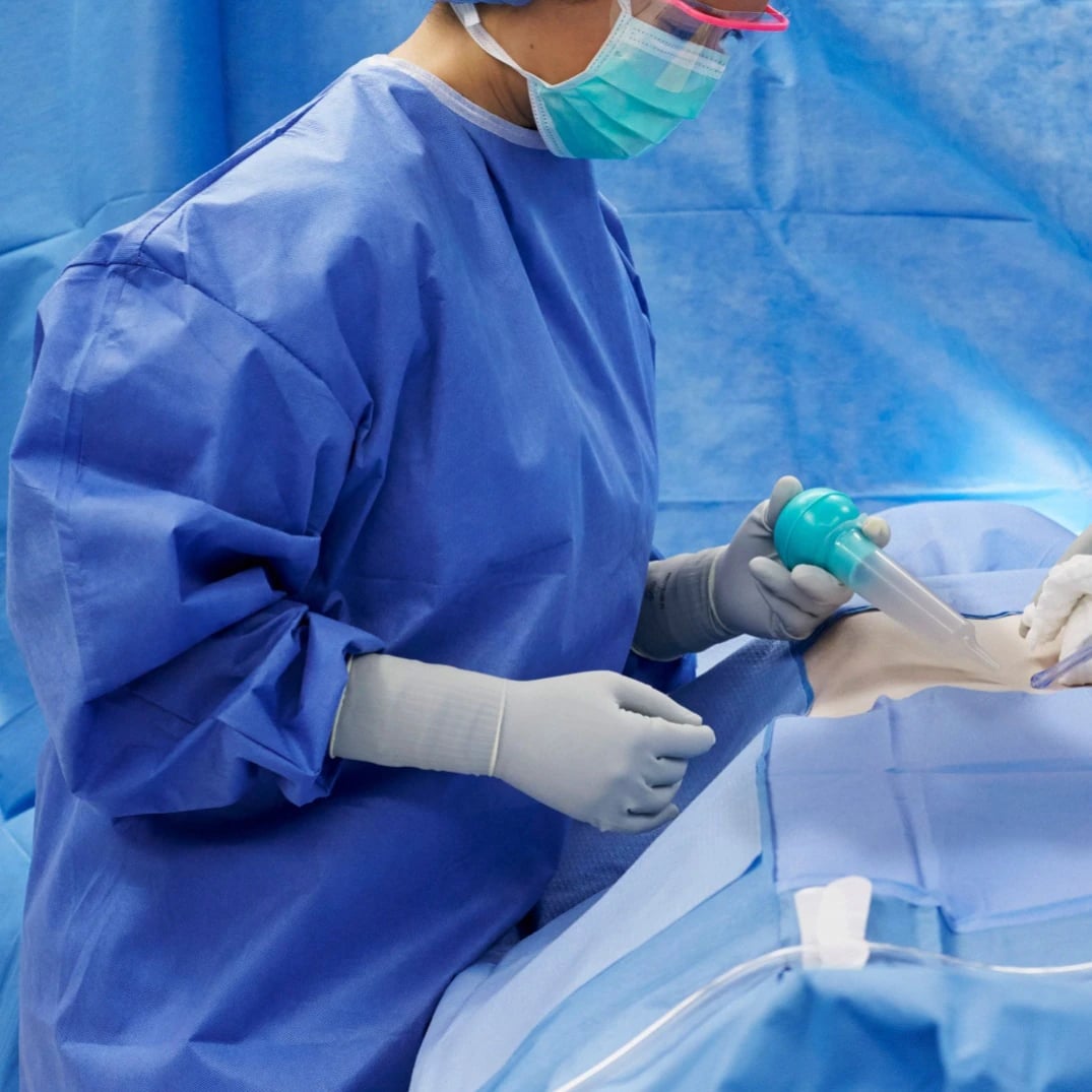 Astound® Standard Surgical Gown, AAMI Level 3, Sterile, Non-Reinforced, Small/Medium, Blue, 20/Case, IC9505