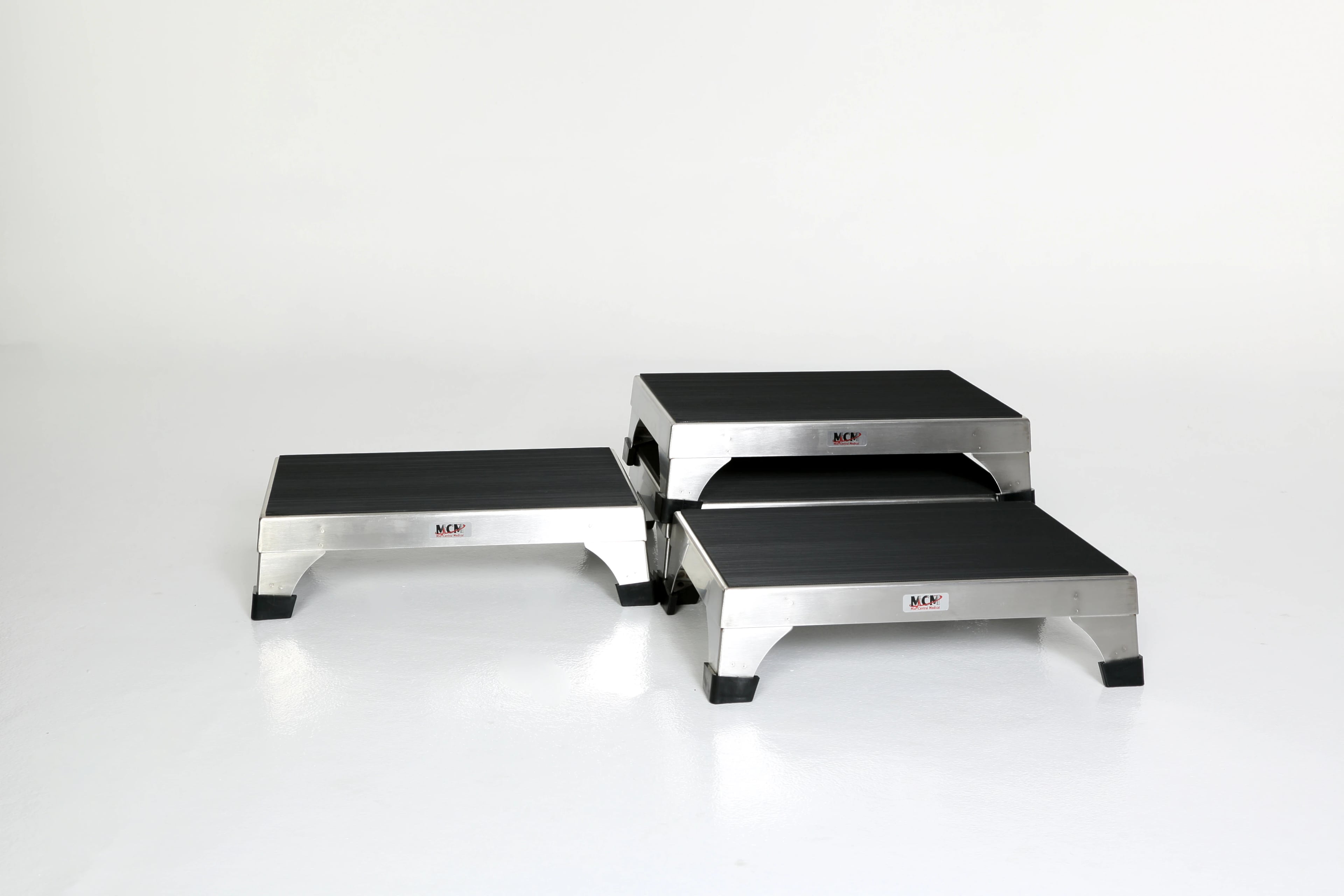 Acral Med Stool Step Stackable, Silver/Black, 4-Leg, Rubber Tip