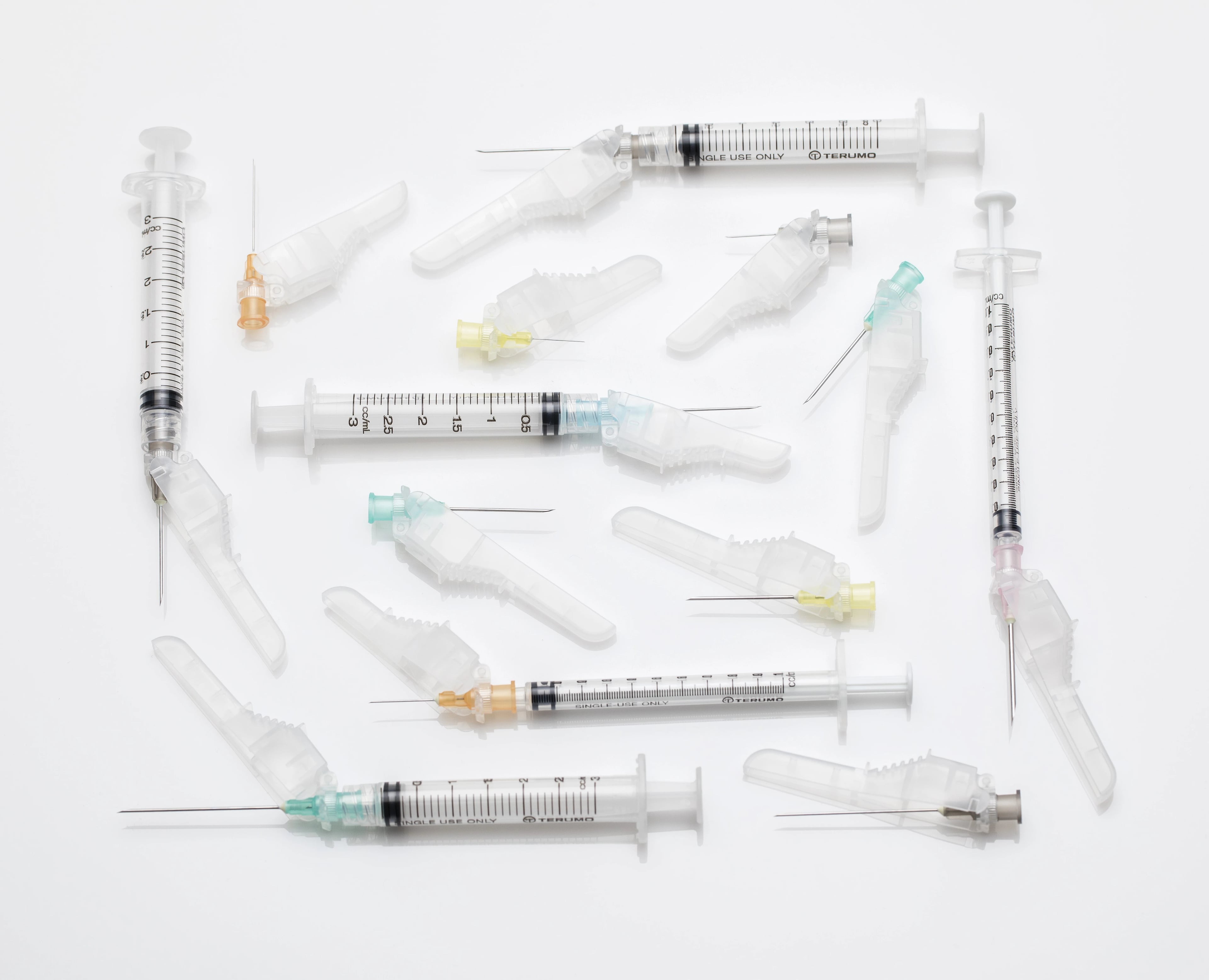 Terumo SurGuard3 Hypodermic Syringe/Needle, 22G x 1.5", 3cc, Black, Safety, Latex-Free, Sterile, 100/Box