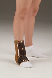 DeRoyal Stabilizing Ankle Splint, Adult, Medium, Leatherette/Metal, Left/Right