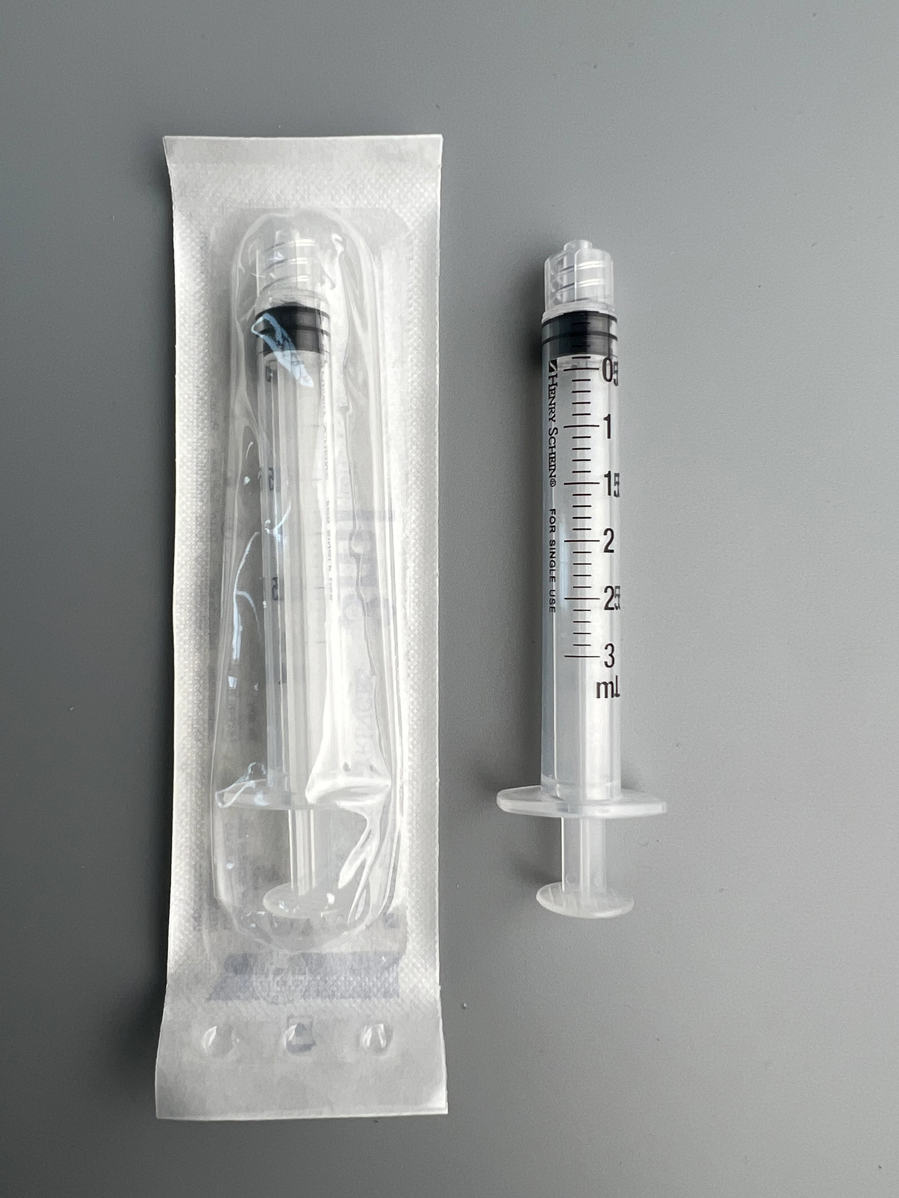 Henry Schein General Use Syringe, 3cc, Clear, Low Dead Space, Sterile, Without Needle, 100/Box