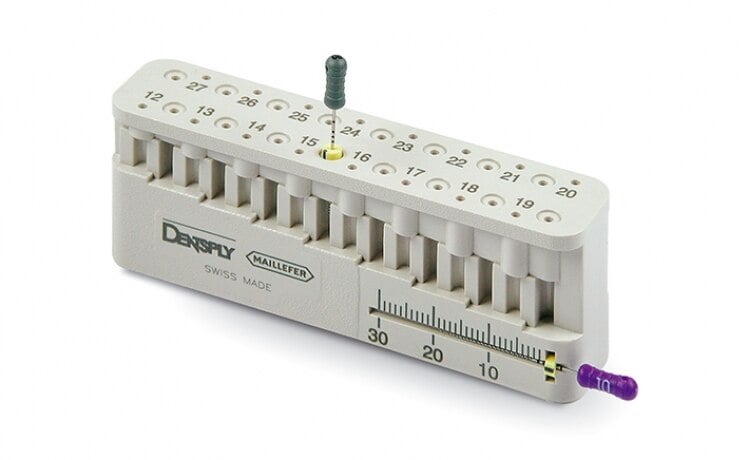 Dentsply Sirona FileMate Measuring Block, 32 Half-Millimeter Depth Guides, Autoclavable Plastic, 1 Each, 671677