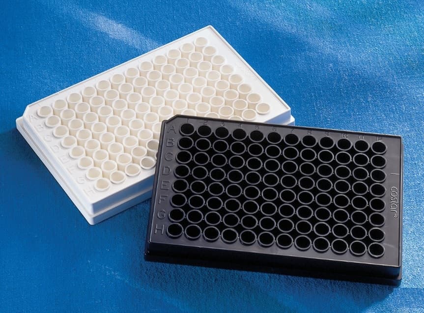 Corning 96-Well Tissue Culture-Treated Microplate, Flat Bottom, White, Sterile, with Non-Reversible Lid, 360 µL, 100/Case - Microplate TC-Treatd Flt Bottm - Image 1