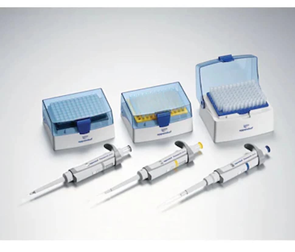 Eppendorf Research Plus Pipette Bundle, 0.5-10 µL and 10-100 µL, 3-Pack (Opt1) - Research plus 3-pack Opt1 - Image 1