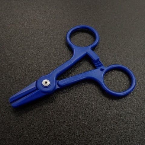 Molded Products Tube Occluding Clamp Forceps, Plastic, Non-Sterile, Disposable, Blue, 11.3 cm, 100/Bag - Tube Occluding Clamp - Image 1