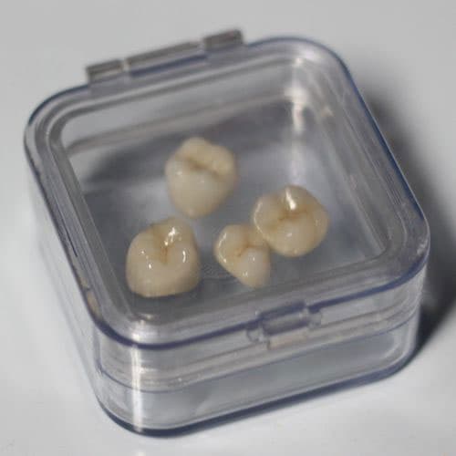 JSP Crown Box, 2" x 2" x 1" Tall, Clear Plastic with Two Holding Membranes, 100/Case - JSP Crown box 2" x 2" x 1" tall 100/Case. Made of clear plastic with two clear - Image 1